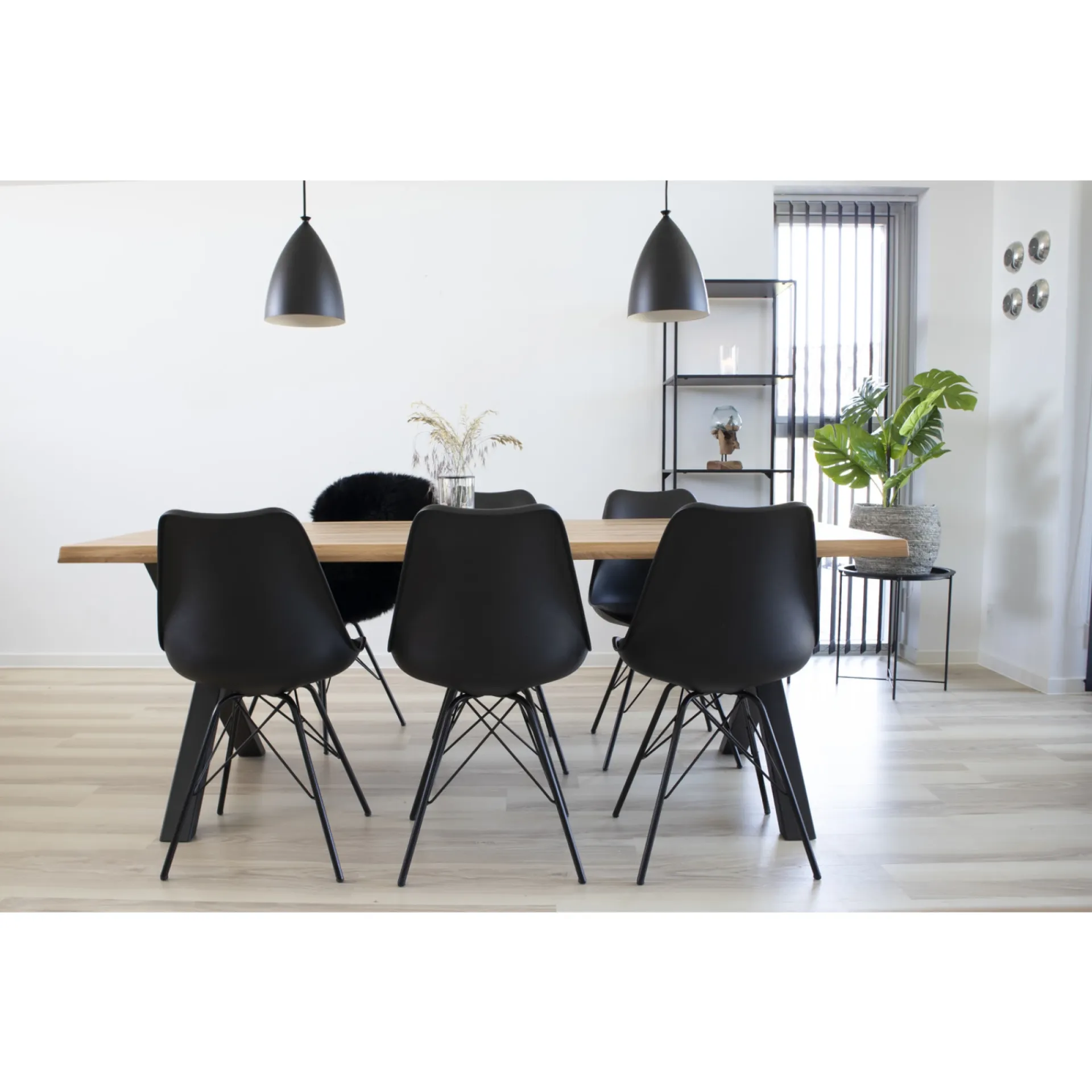 Discount Boliginteriør BOLIGINTERIØR PLANKEBORD OLIERET EG/NATUR 95 X 200 CM