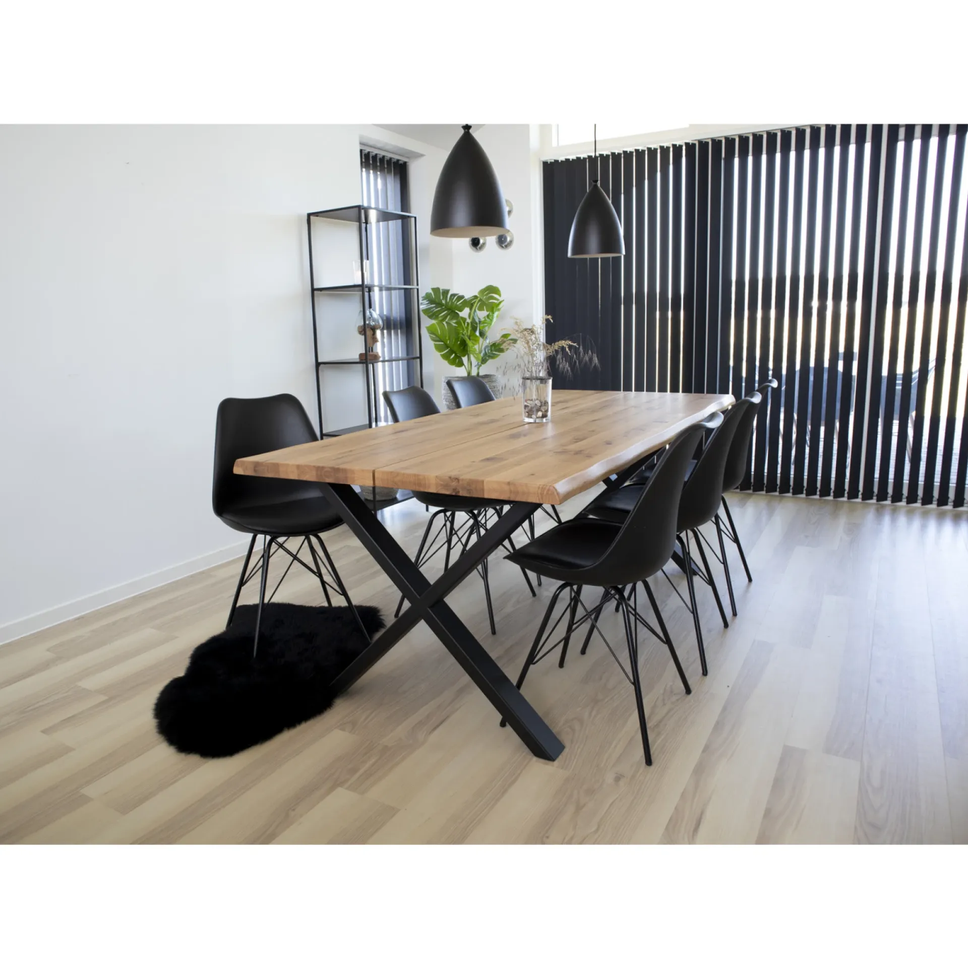 Discount Boliginteriør BOLIGINTERIØR PLANKEBORD OLIERET EG/NATUR 95 X 200 CM
