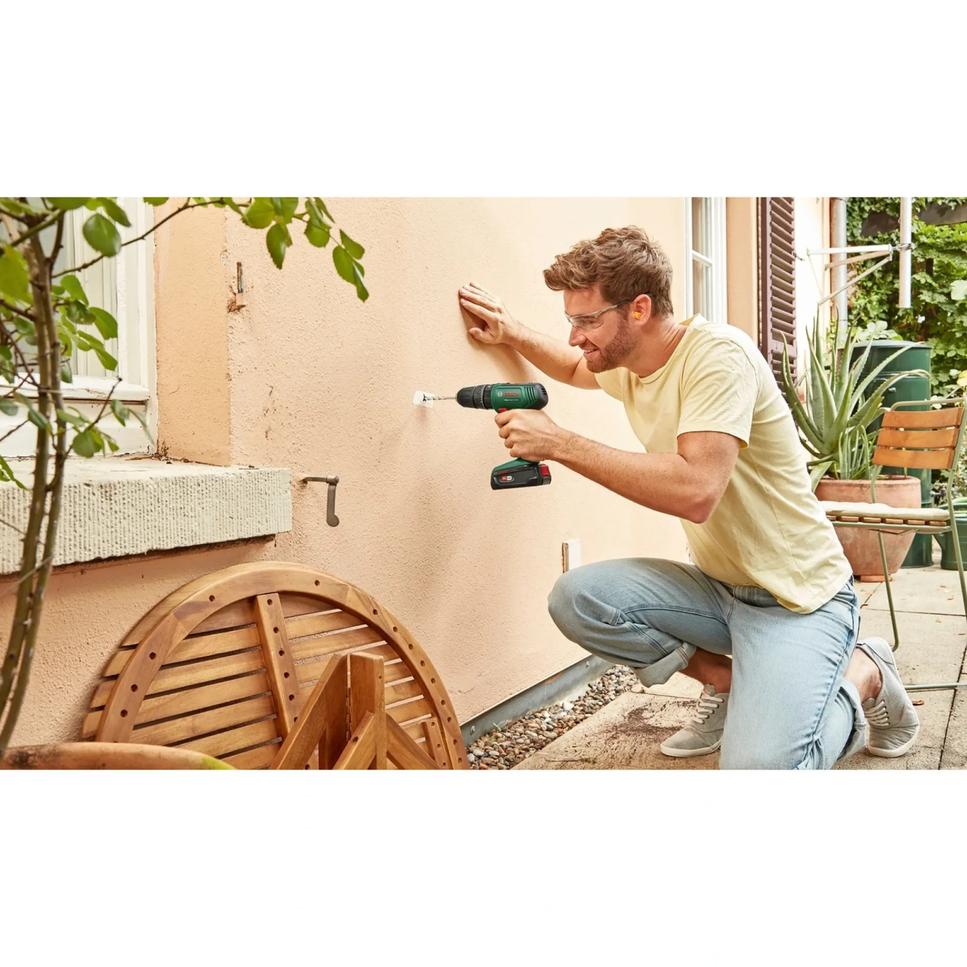 Bosch EASY EASYIMPACT 18V-40 SLAGBORE-/SKRUEMASKINE AKKU MED BATTERI OG LADER