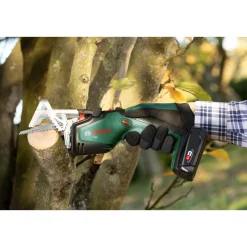 Clearance Bosch GRENSAV 15 CM UDEN BATTERI OG LADER