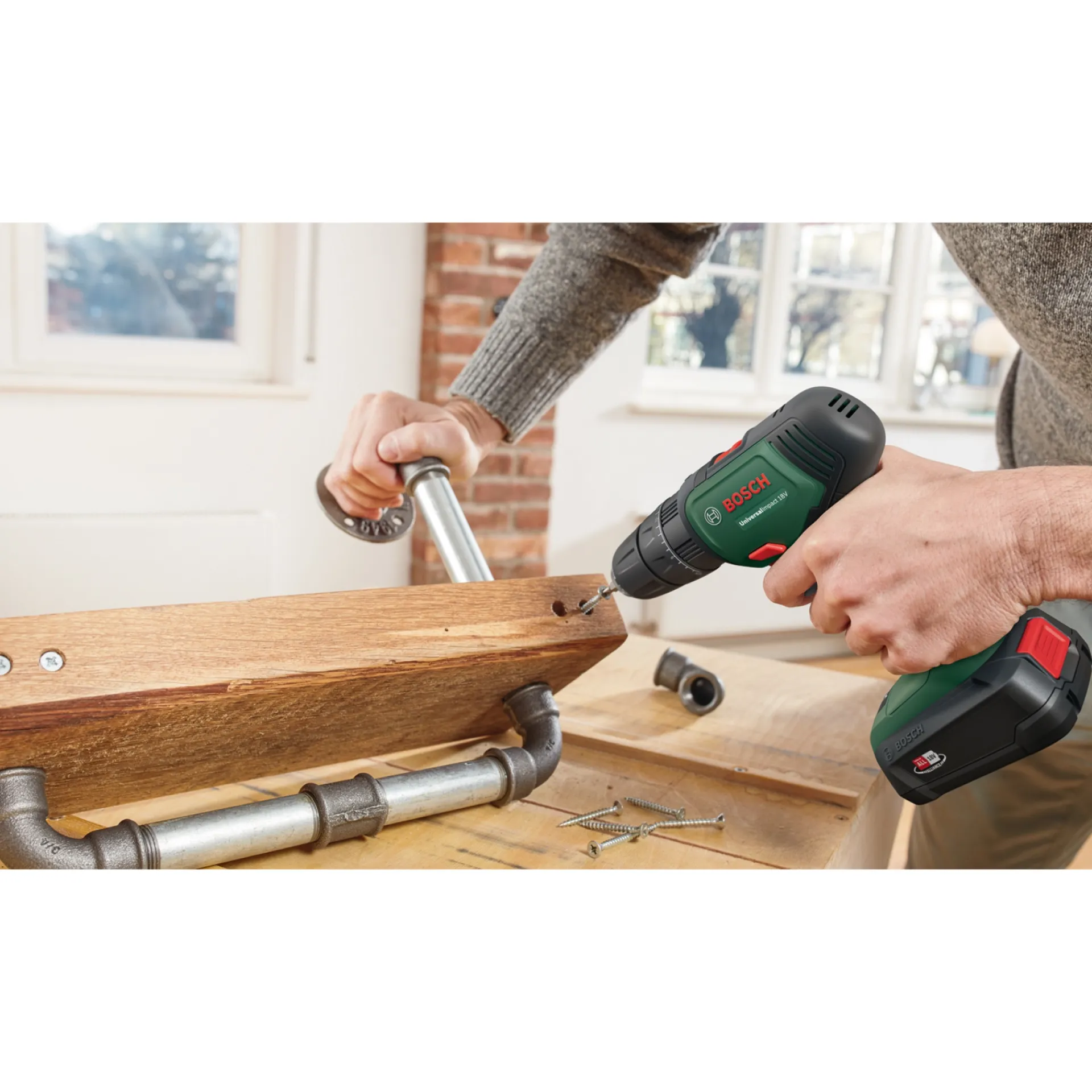 Best Bosch UNIVERSAL IMPACT 18V SLAGBOREMASKINE AKKU MED BATTERI OG LADER