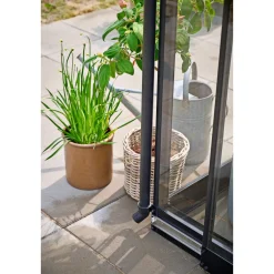 New Halls QUBE SQUARE DRIVHUS 3 MM HÆRDET GLAS HELE BANER SORT 6,3 M2