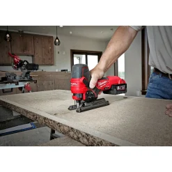 Clearance MILWAUKEE STIKSAV AKKU 18V UDEN BATTERI OG LADER