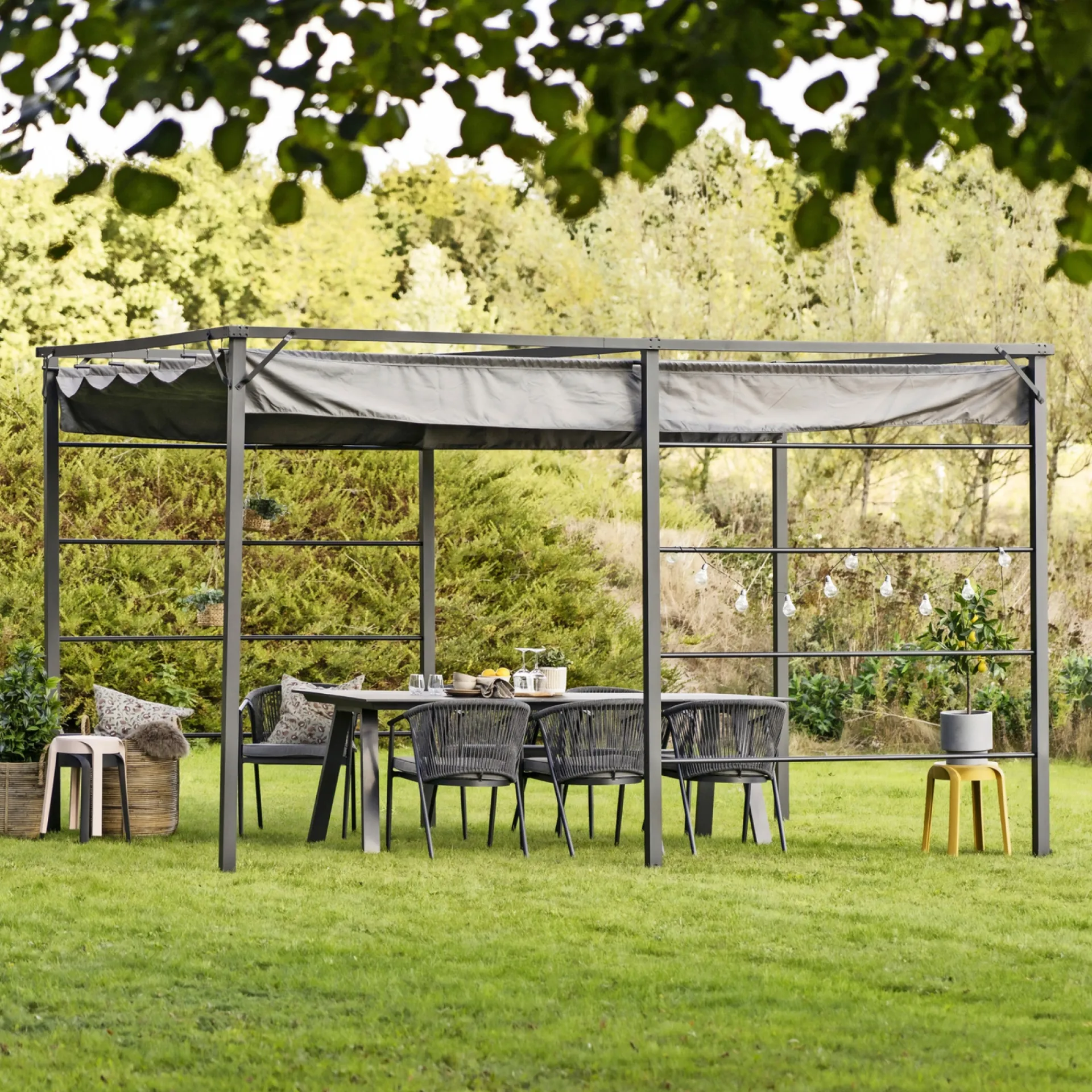 Outlet Outrium CHANIA MED RULLETAG PERGOLA 2.98 X 3.98 M