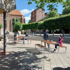 New Plus BORDBÆNKESÆT GYLDENBRUN