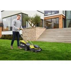 Online Ryobi PLÆNEKLIPPER AKKU 18V MED BATTERI OG LADER