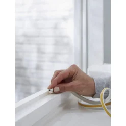 Clearance Tesa MOLL P-PROFIL TÆTNINGSLISTE 25 M X 9 MM X 5,50 MM HVID