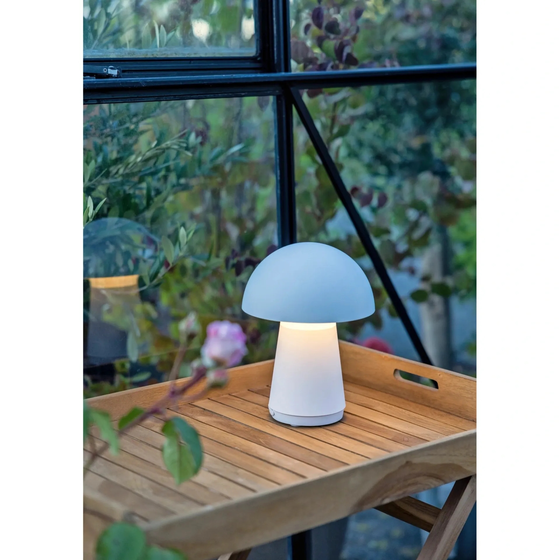 Outlet Veli Line GENOPLADELIG TOUCH BORDLAMPE HVID